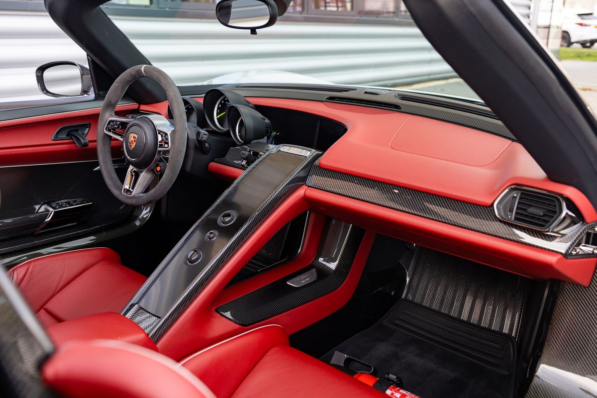 2014 Porsche 918 Spyder Weissach Package