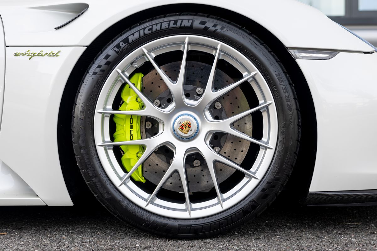 2014 Porsche 918 Spyder Weissach Package
