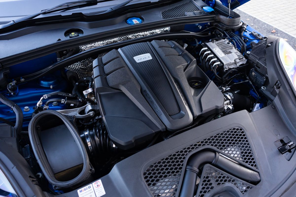 2020 Porsche Macan S