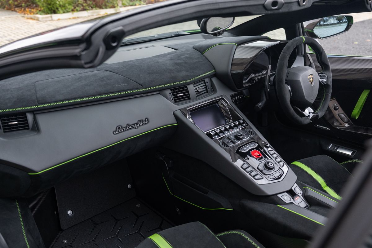 2020 Lamborghini Aventador SVJ Roadster