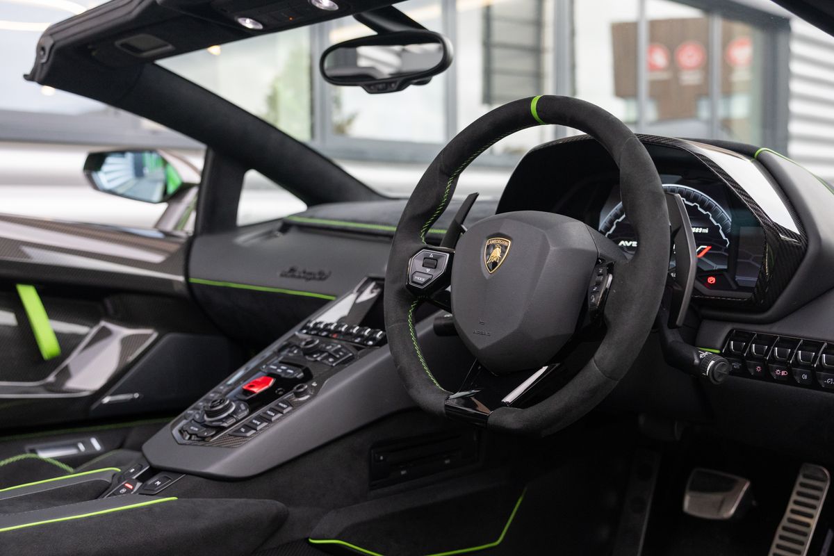 2020 Lamborghini Aventador SVJ Roadster