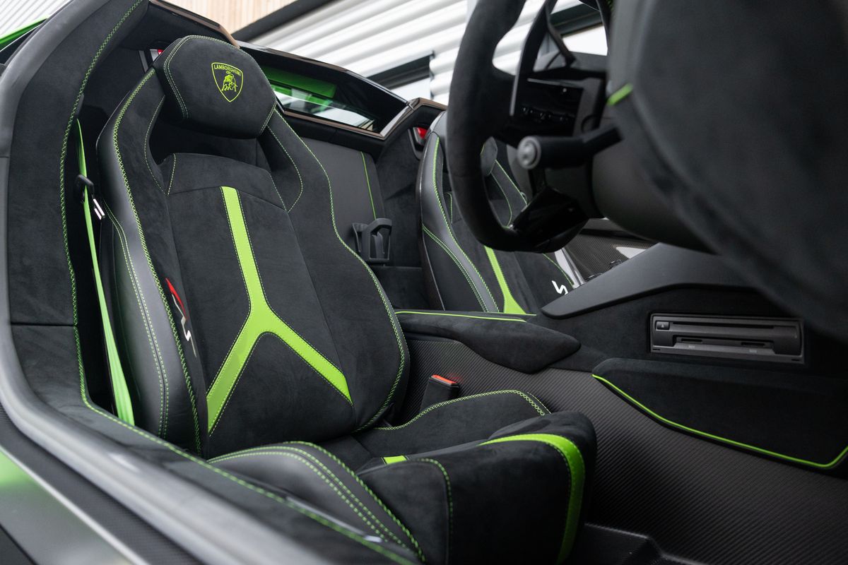 2020 Lamborghini Aventador SVJ Roadster