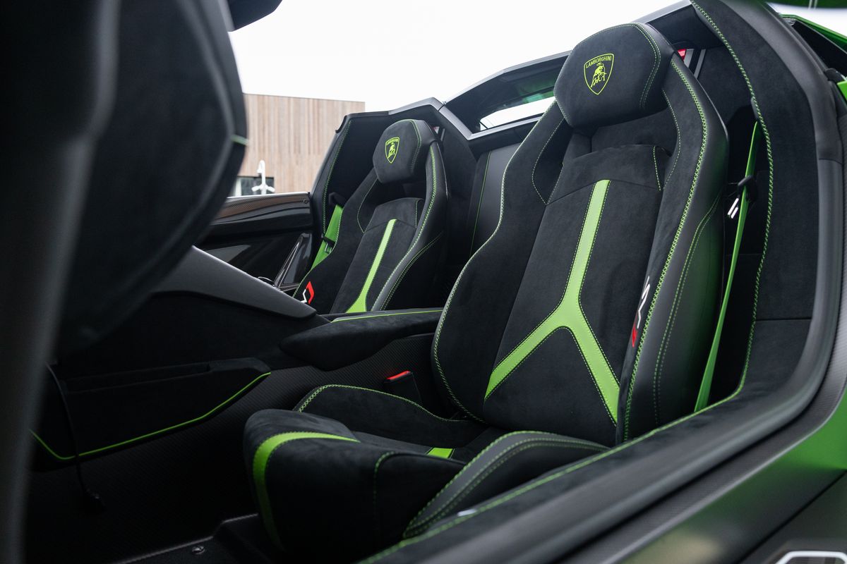 2020 Lamborghini Aventador SVJ Roadster
