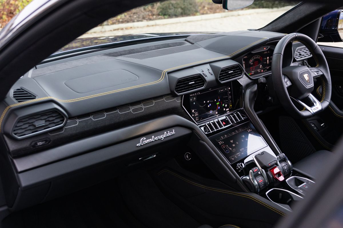 2023 Lamborghini Urus S