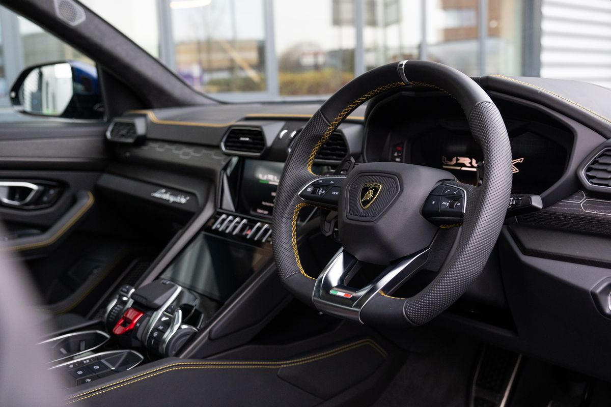 2023 Lamborghini Urus S