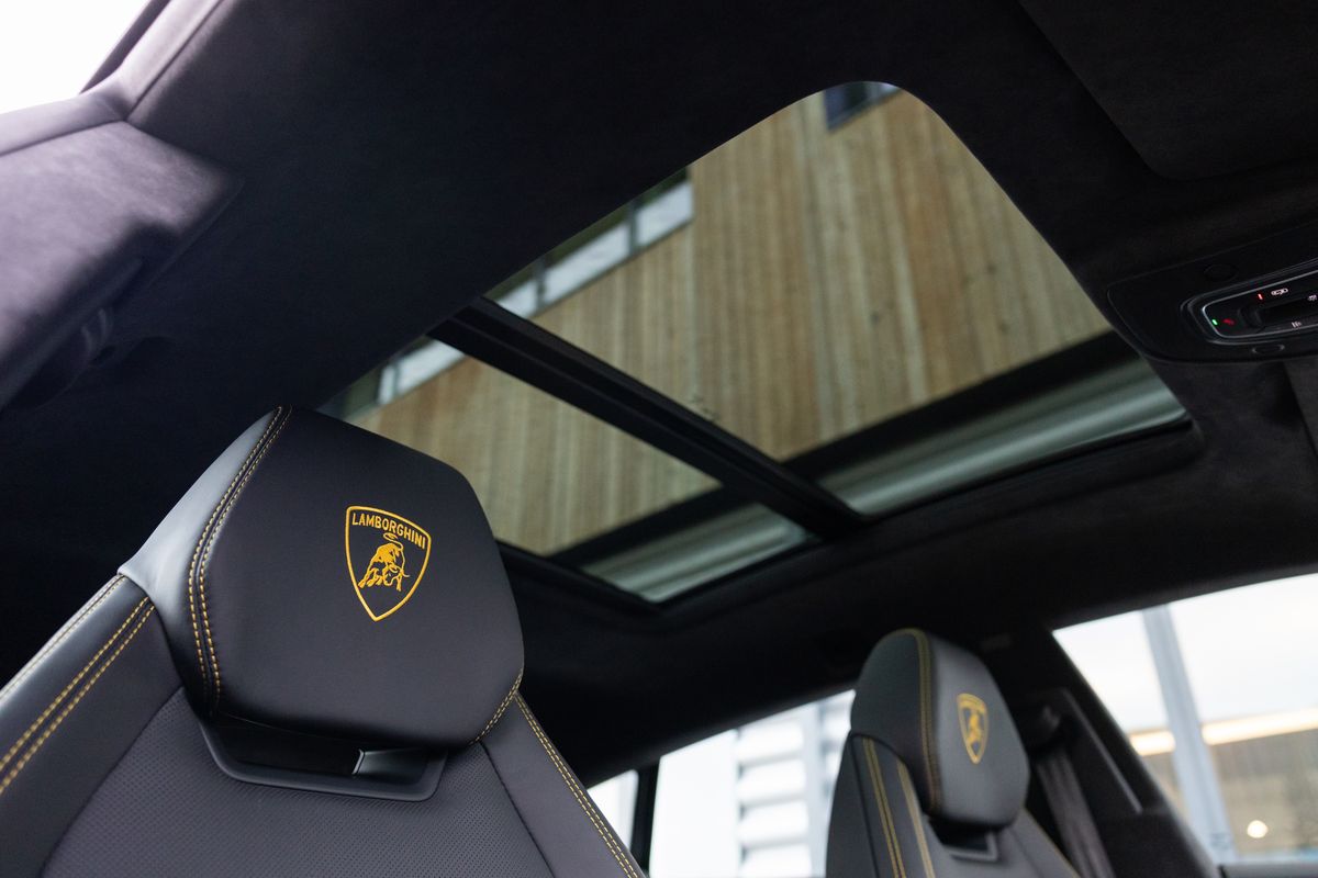 2023 Lamborghini Urus S