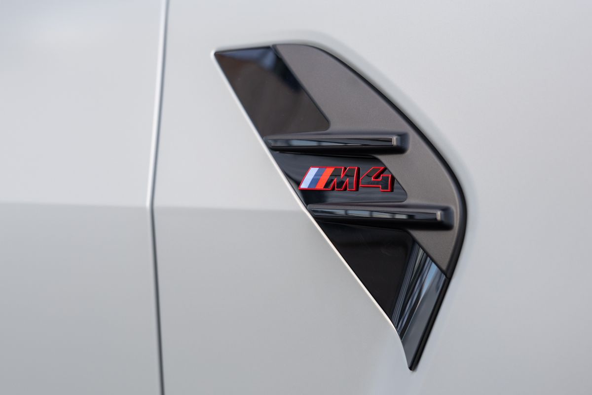 2023 BMW M4 CSL