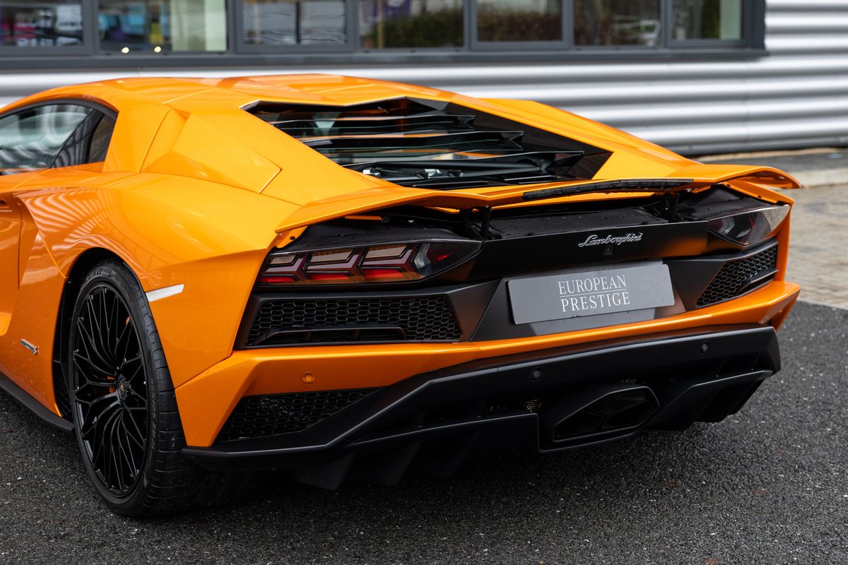 2018 Lamborghini Aventador S LP740-4