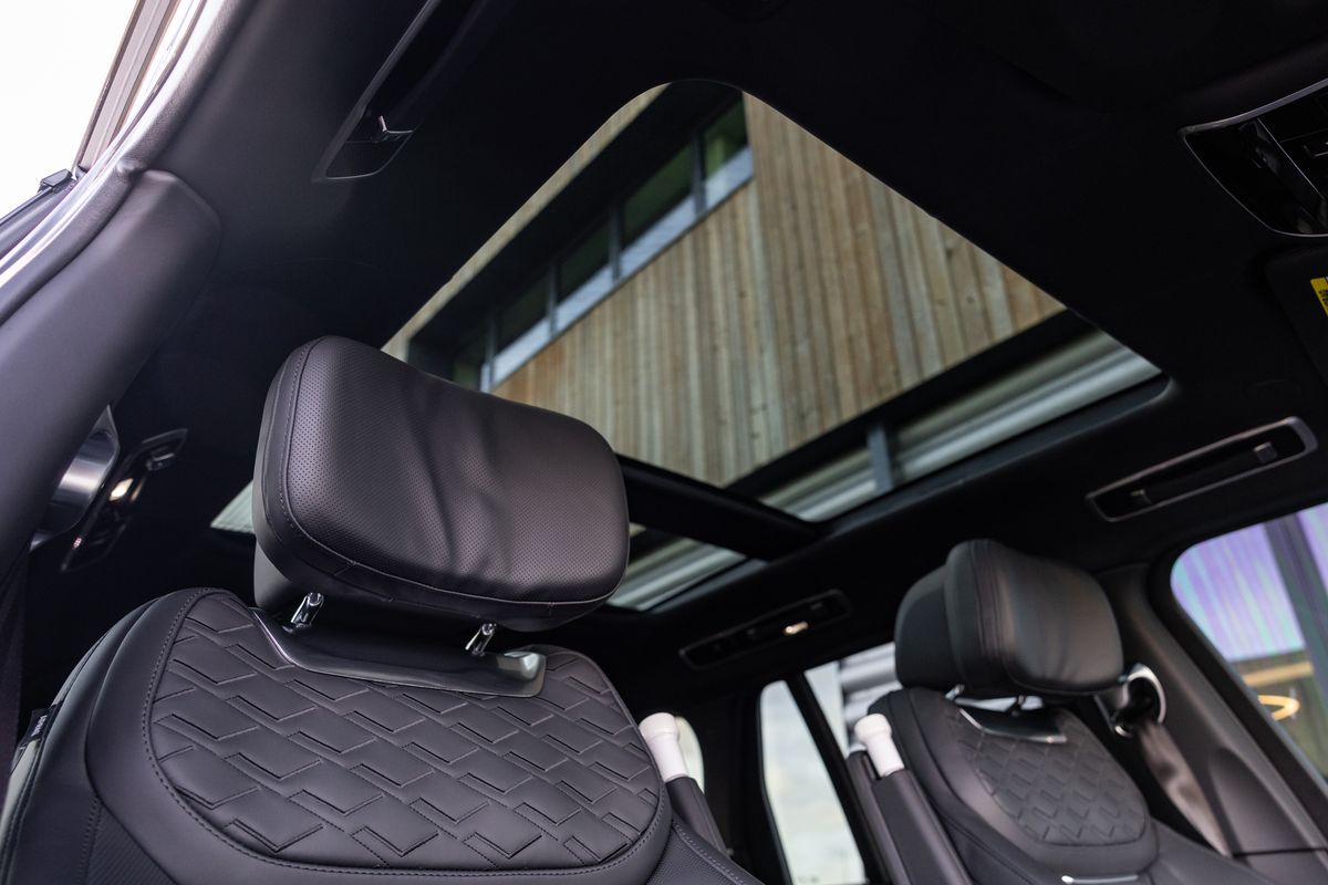 2022 Land Rover Range Rover SV