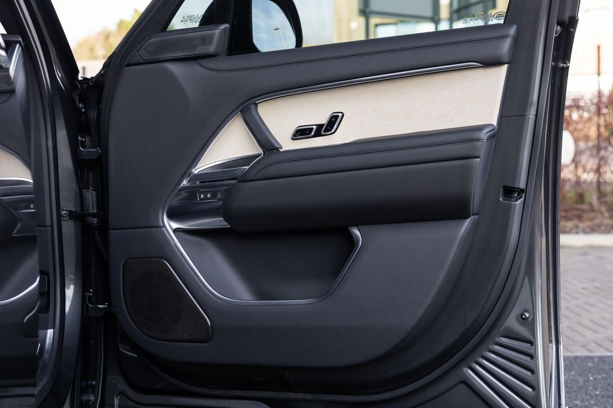 2022 Land Rover Range Rover SV