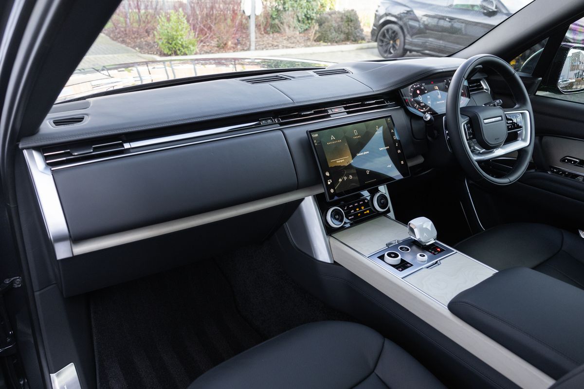 2022 Land Rover Range Rover SV