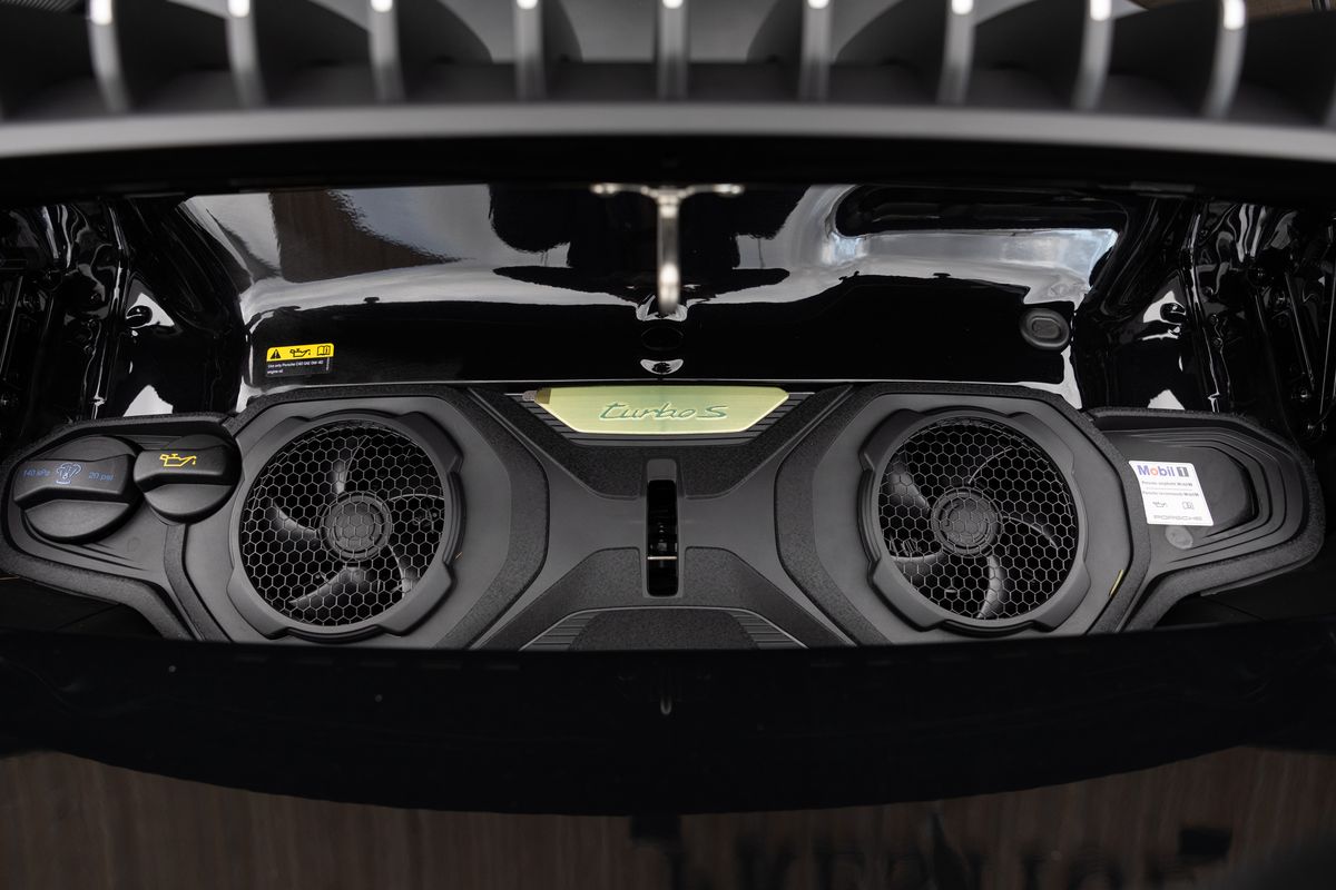 2023 Porsche 911 (992) Turbo S