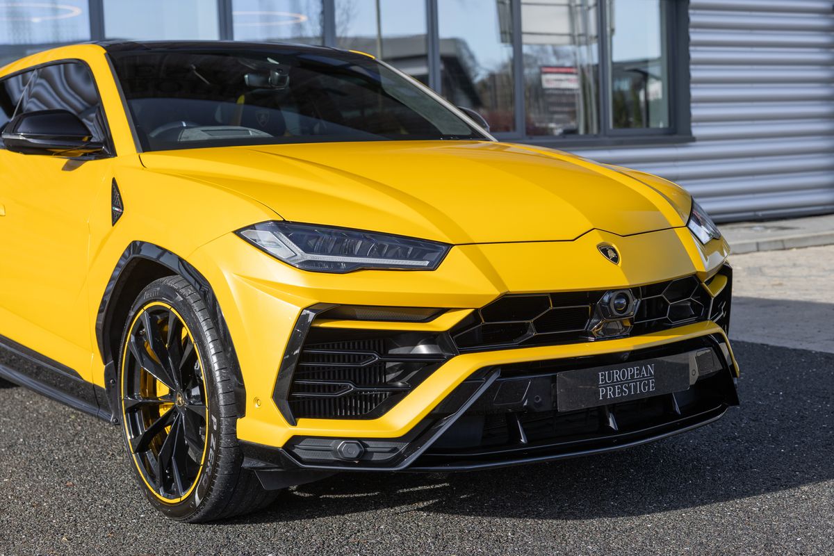 2022 Lamborghini Urus Pearl Capsule