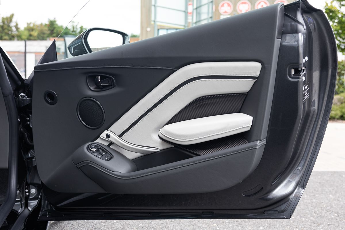 2022 Aston Martin Vantage V12