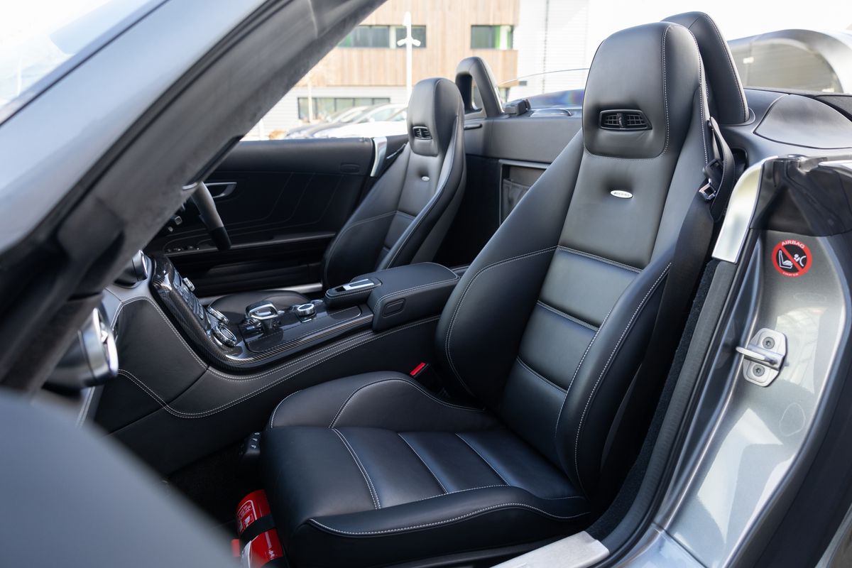 2012 Mercedes-Benz SLS AMG Roadster