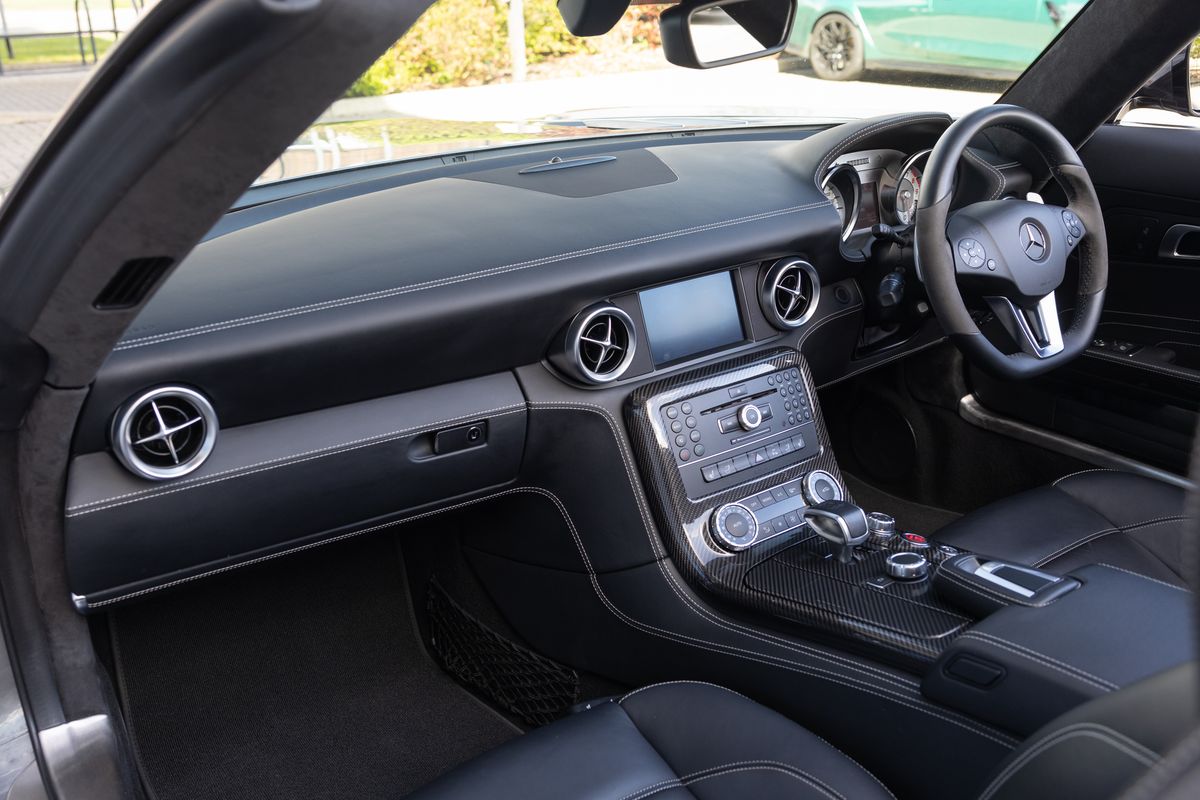 2012 Mercedes-Benz SLS AMG Roadster