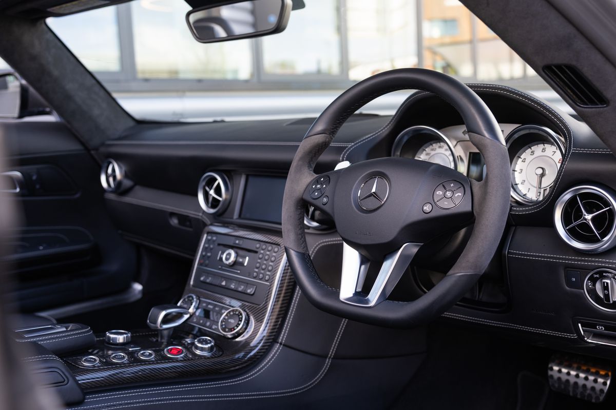 2012 Mercedes-Benz SLS AMG Roadster