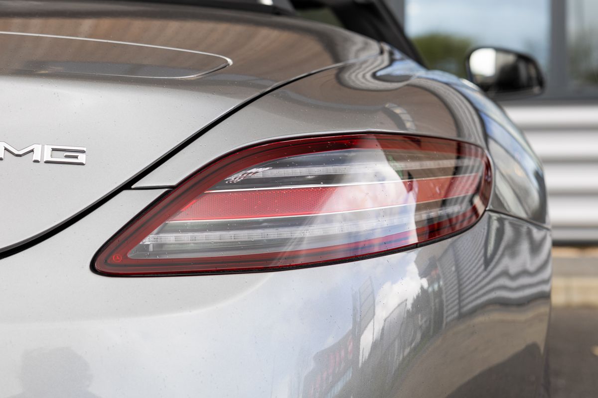 2012 Mercedes-Benz SLS AMG Roadster