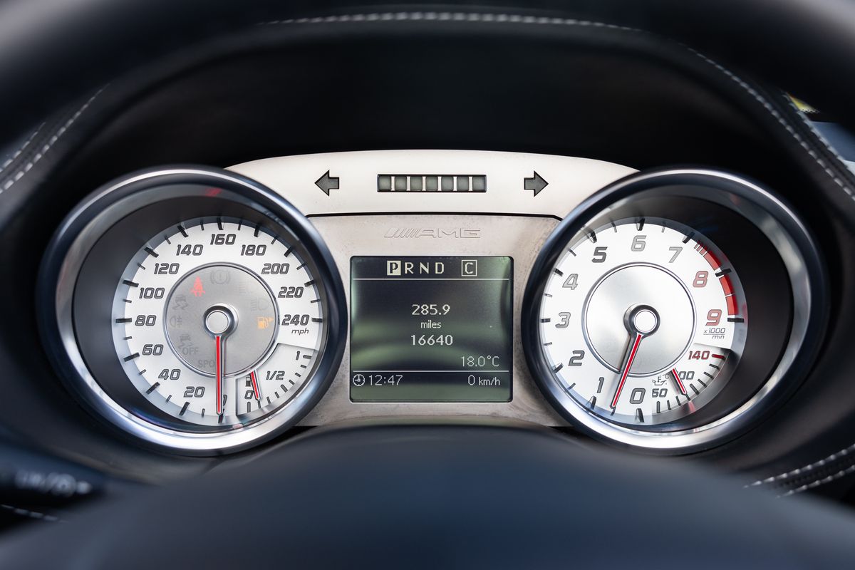 2012 Mercedes-Benz SLS AMG Roadster