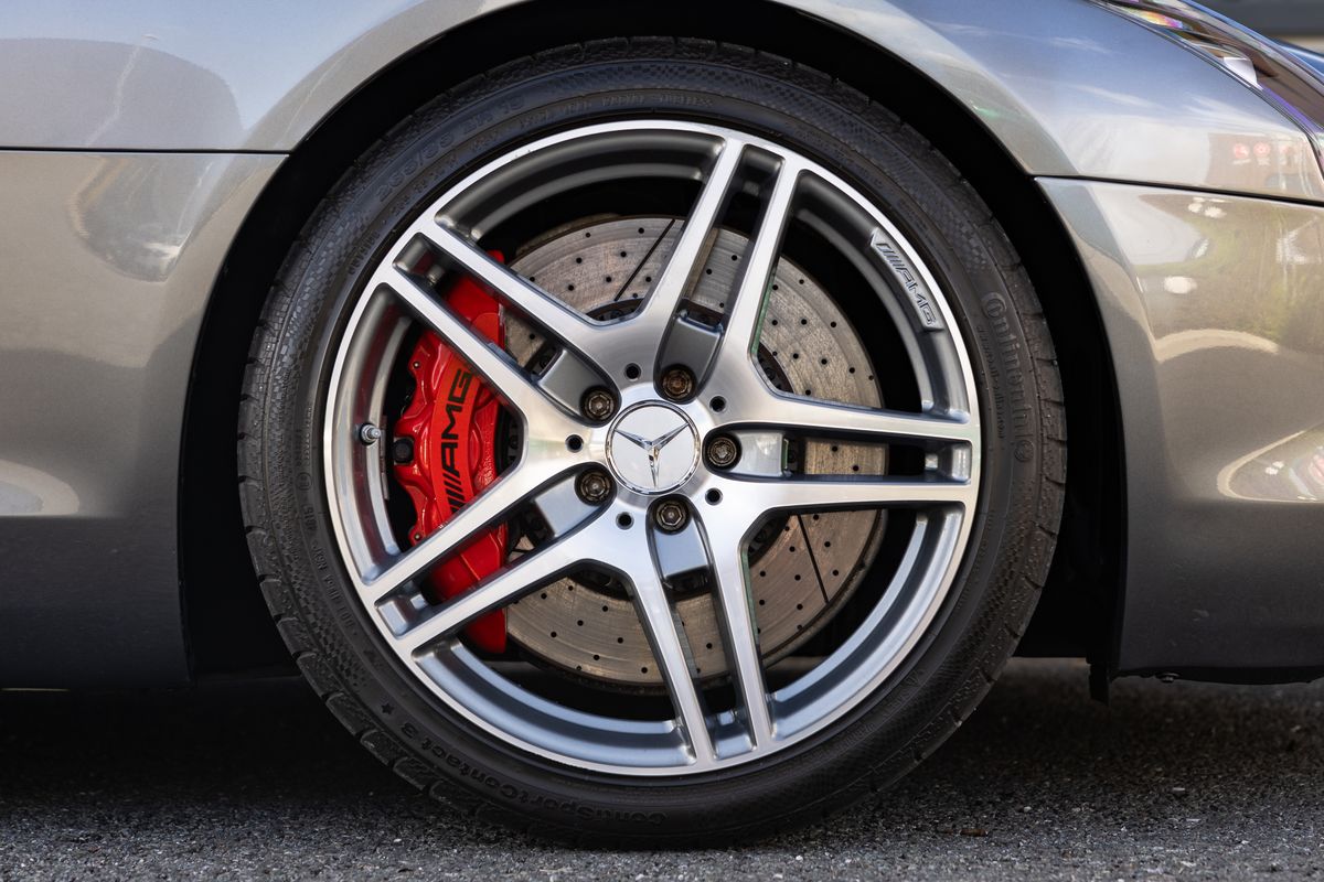 2012 Mercedes-Benz SLS AMG Roadster