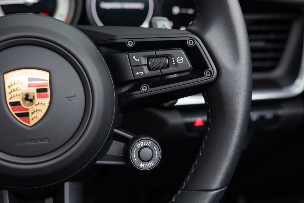 2022 Porsche 911 (992) Turbo S Cabriolet