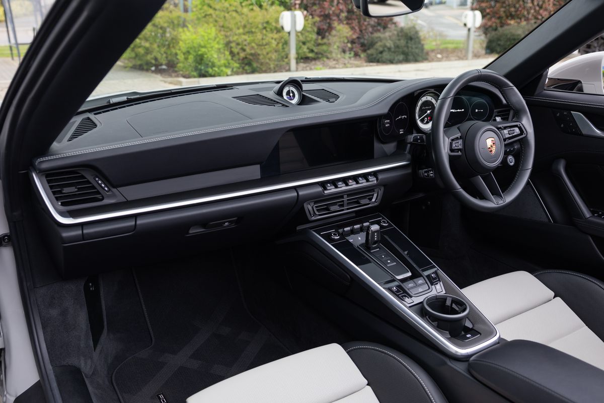 2022 Porsche 911 (992) Turbo S Cabriolet