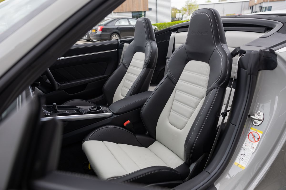 2022 Porsche 911 (992) Turbo S Cabriolet