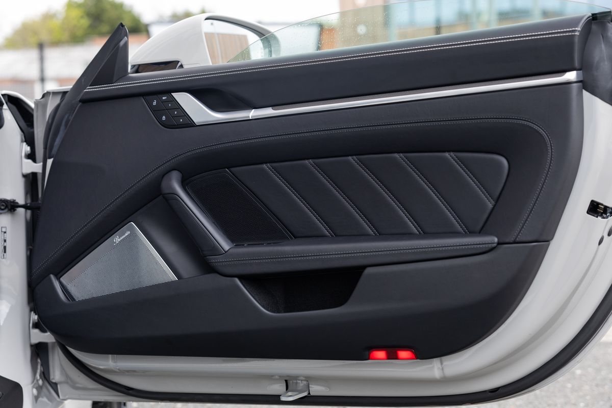 2022 Porsche 911 (992) Turbo S Cabriolet