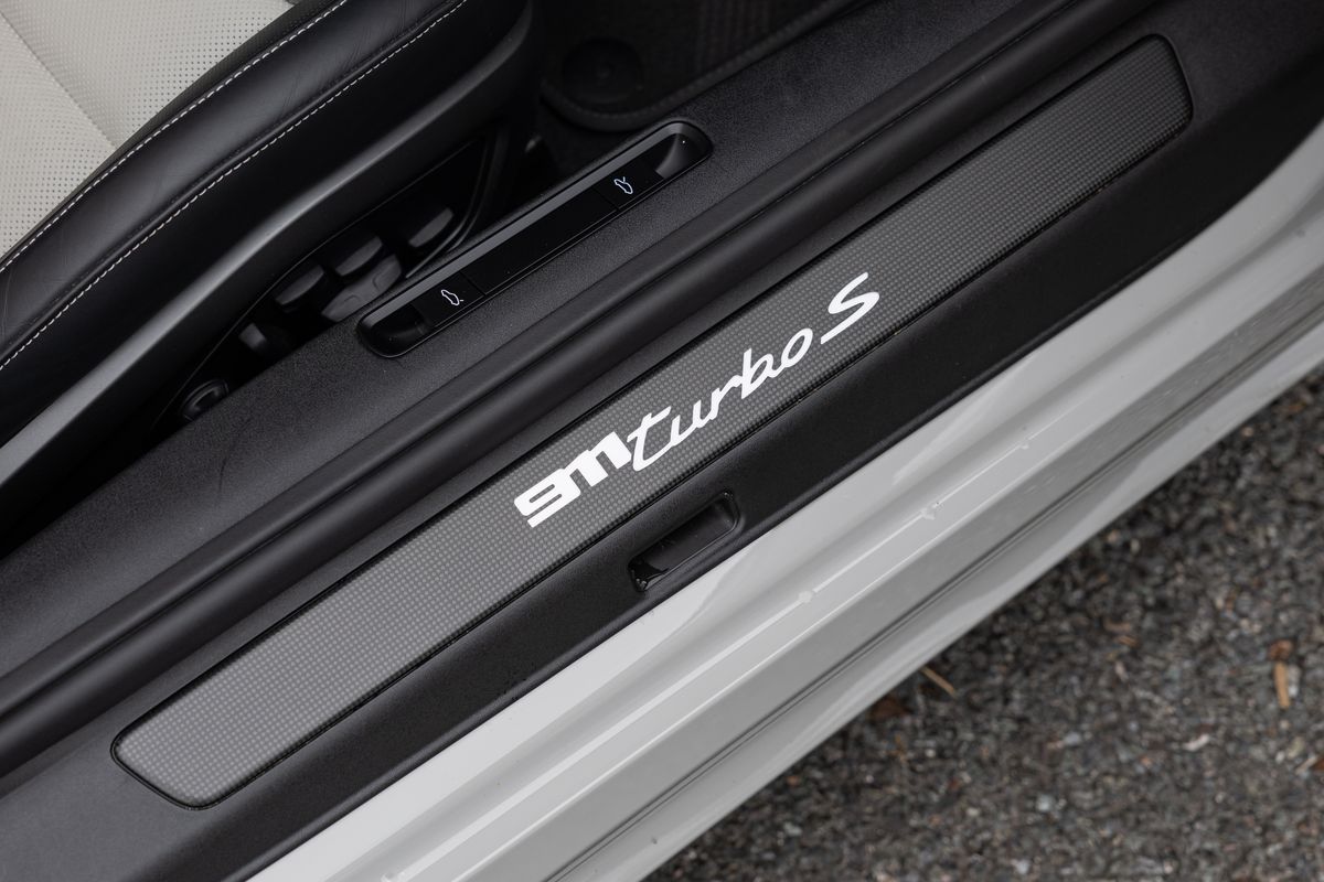 2022 Porsche 911 (992) Turbo S Cabriolet