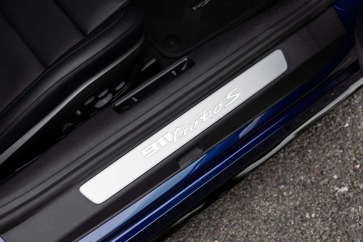 2024 Porsche 911 (992) Turbo S