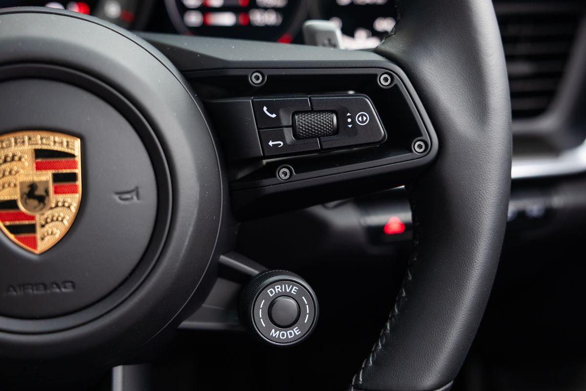 2024 Porsche 911 (992) Turbo S
