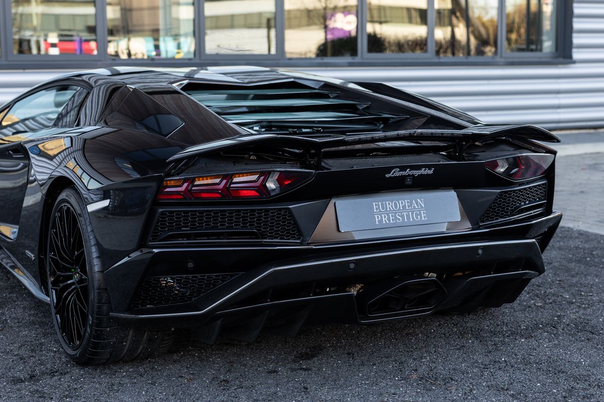 2017 Lamborghini Aventador S