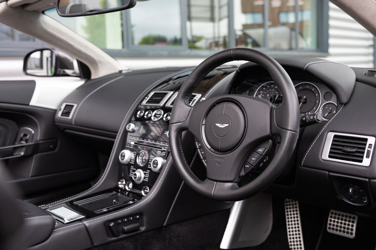 2010 Aston Martin DBS Volante