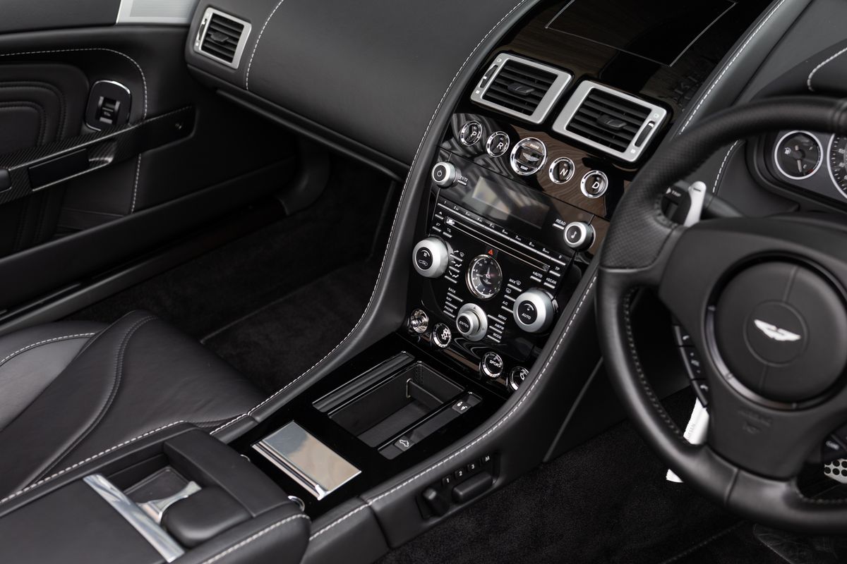 2010 Aston Martin DBS Volante