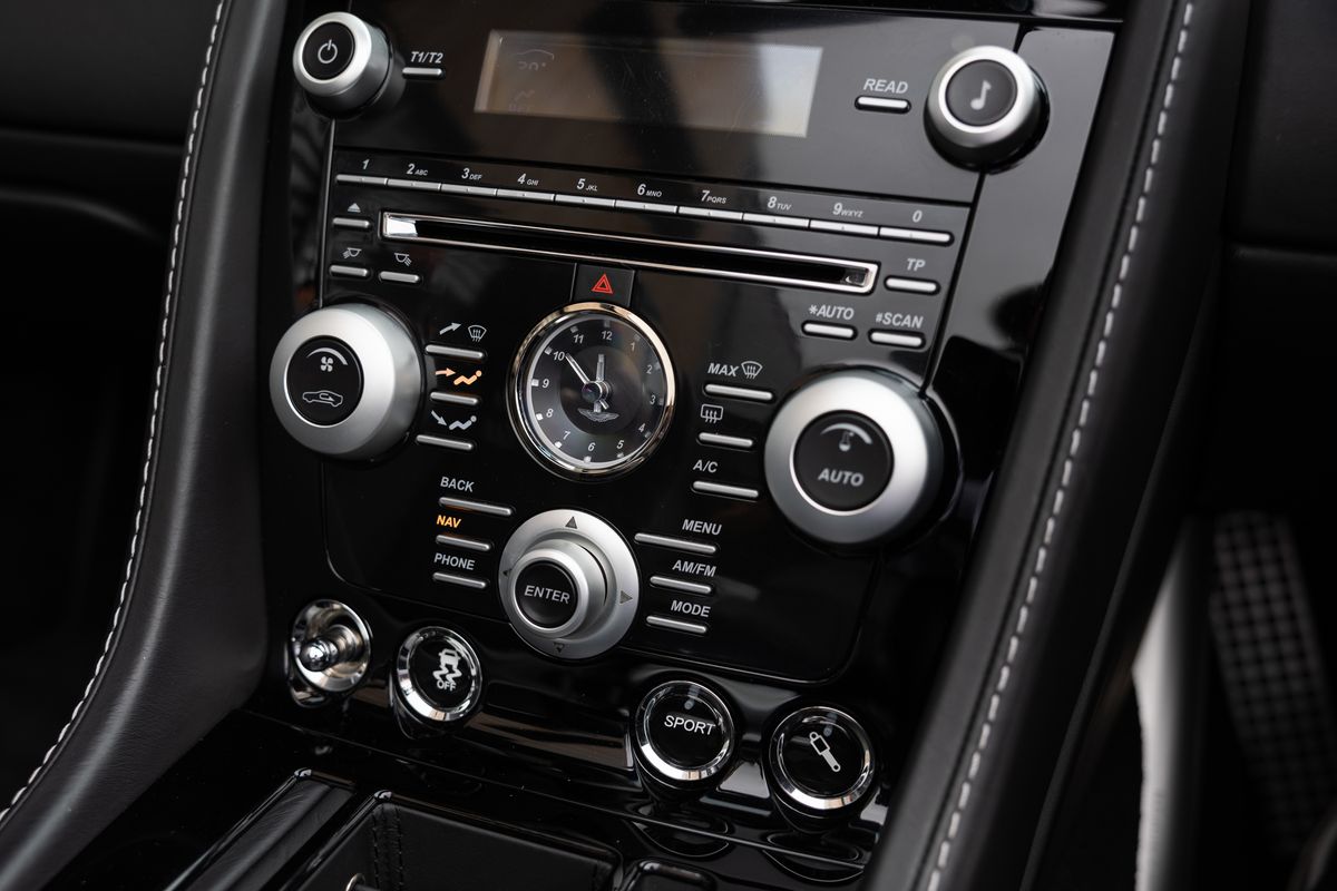 2010 Aston Martin DBS Volante
