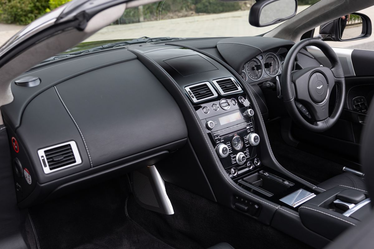 2010 Aston Martin DBS Volante