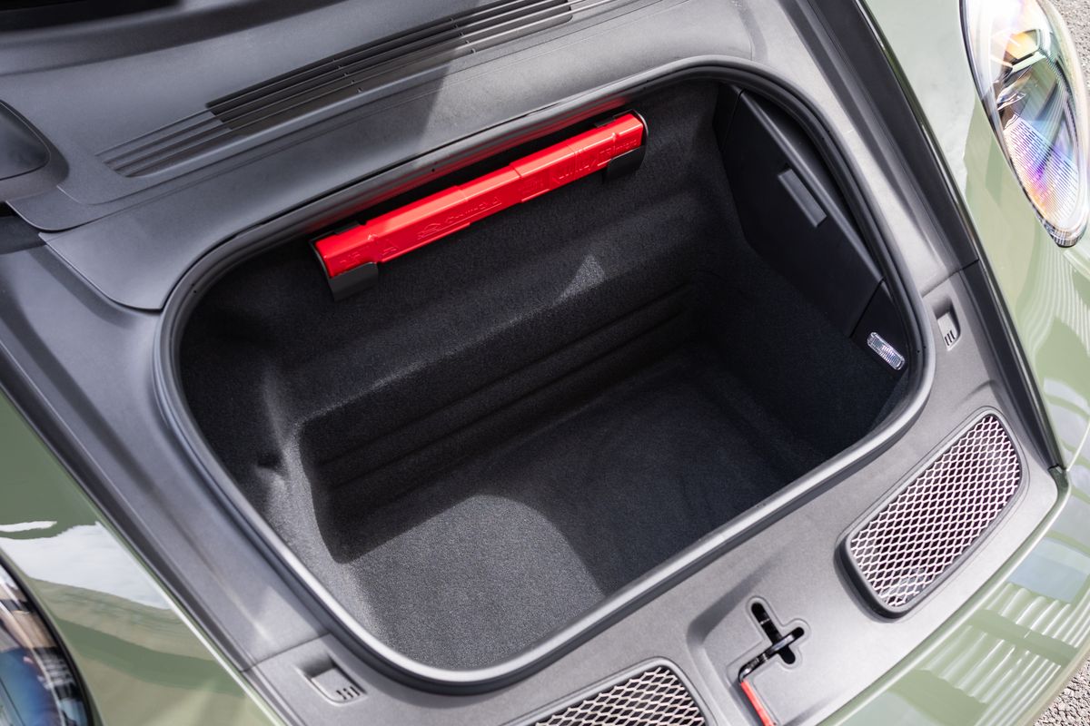 2022 Porsche 911 (992) GT3 Touring