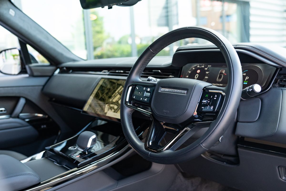2023 Land Rover Range Rover Sport P550e Autobiography