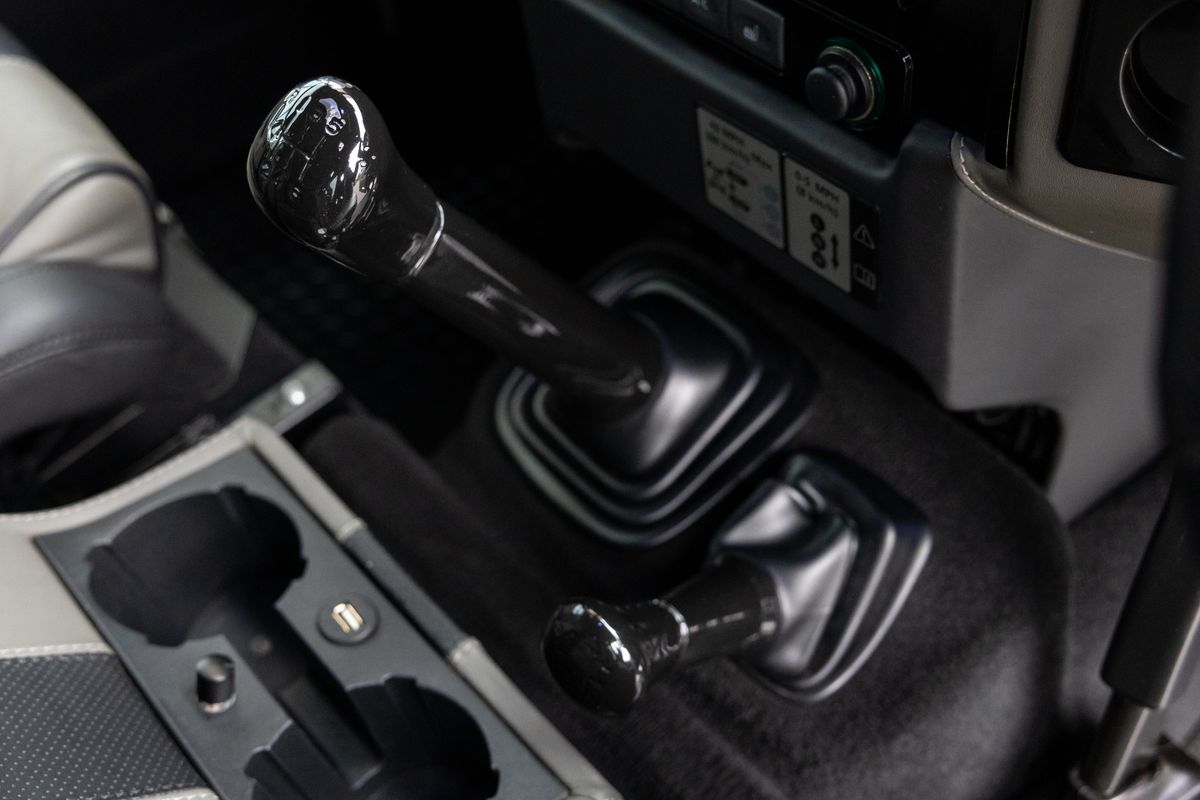 2015 Land Rover Defender 110 Urban Truck