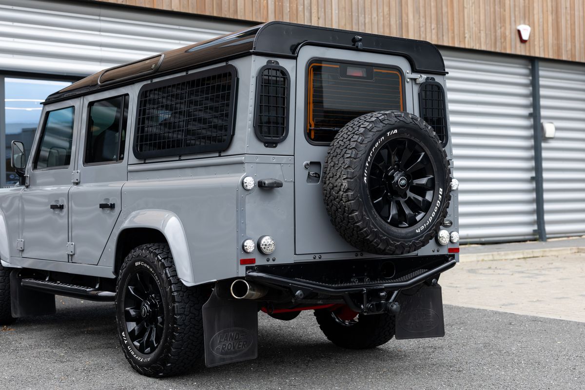 2015 Land Rover Defender 110 Urban Truck