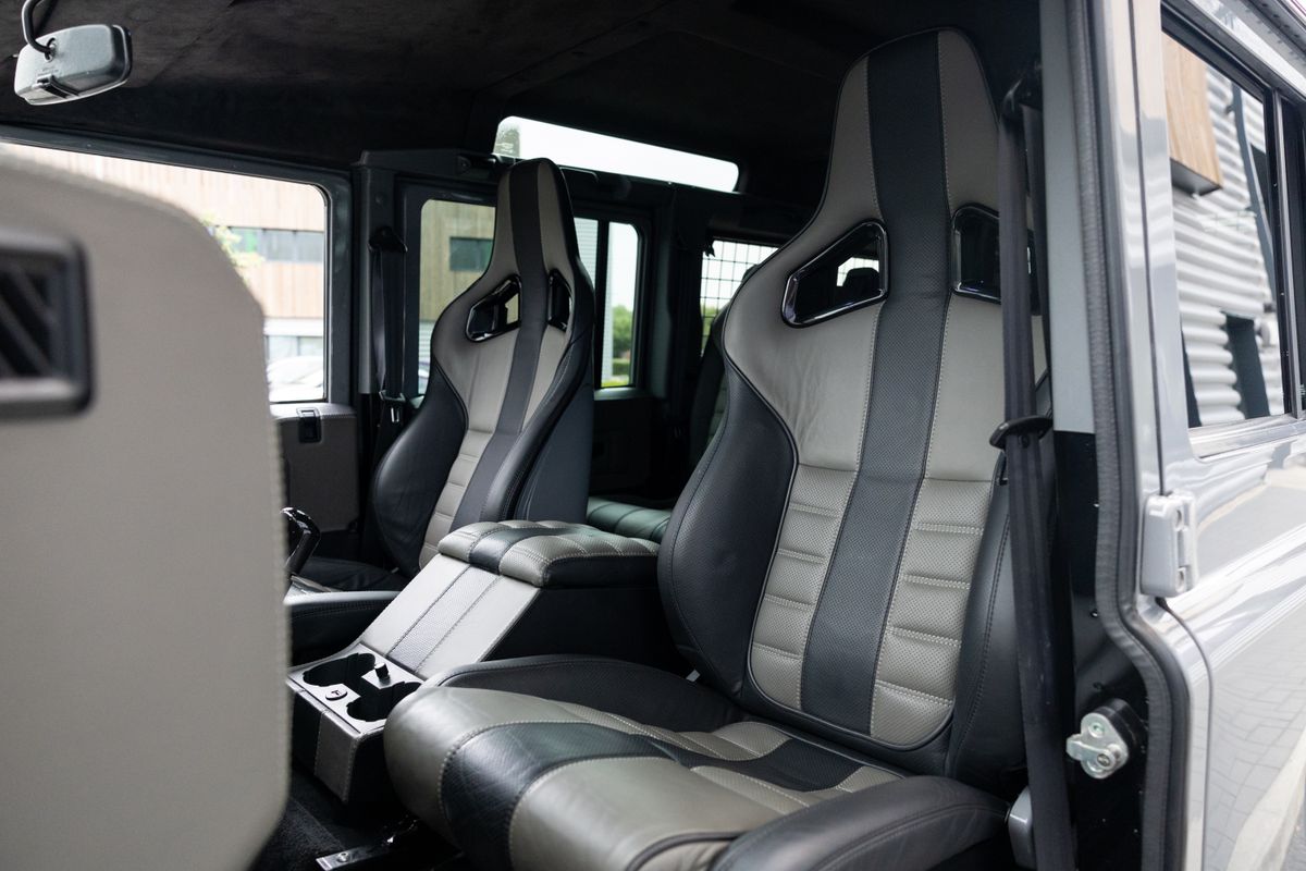 2015 Land Rover Defender 110 Urban Truck
