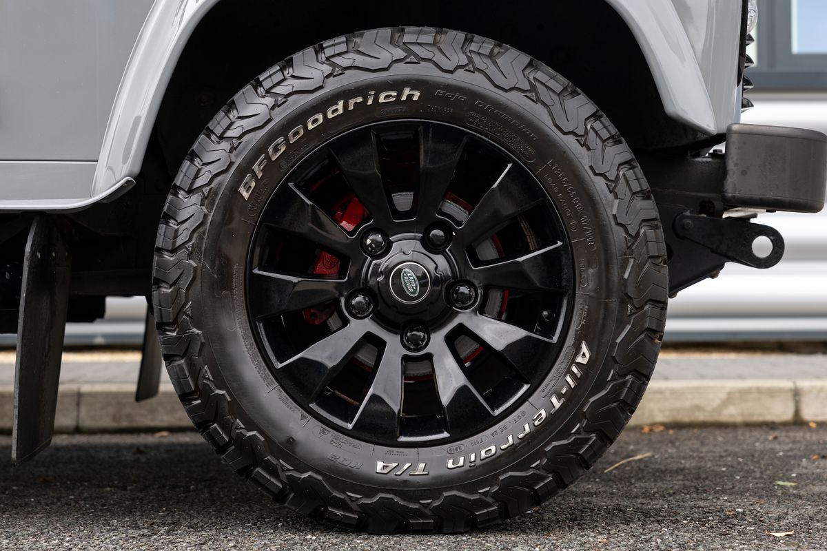 2015 Land Rover Defender 110 Urban Truck