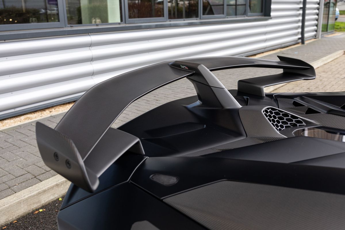 2021 Lamborghini Aventador SVJ Roadster
