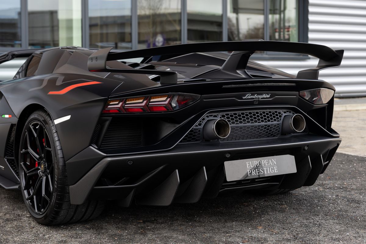 2021 Lamborghini Aventador SVJ Roadster