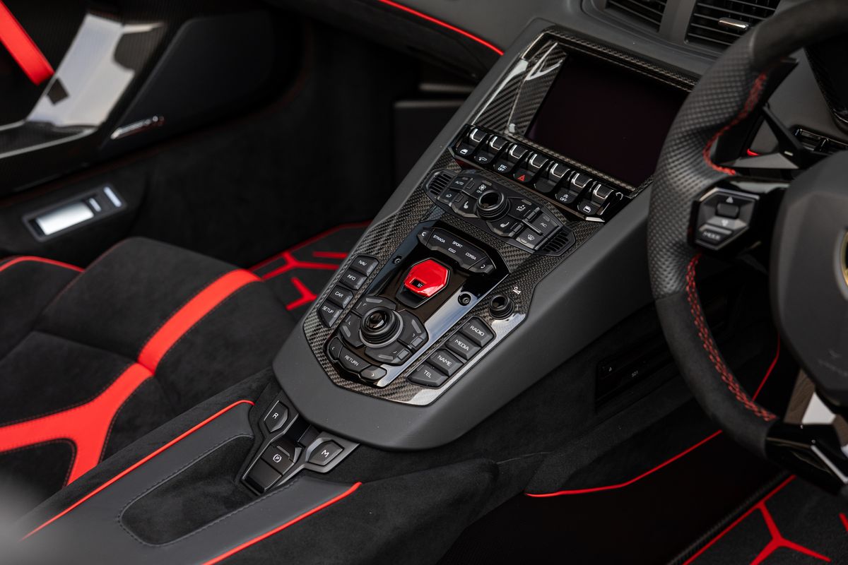 2021 Lamborghini Aventador SVJ Roadster