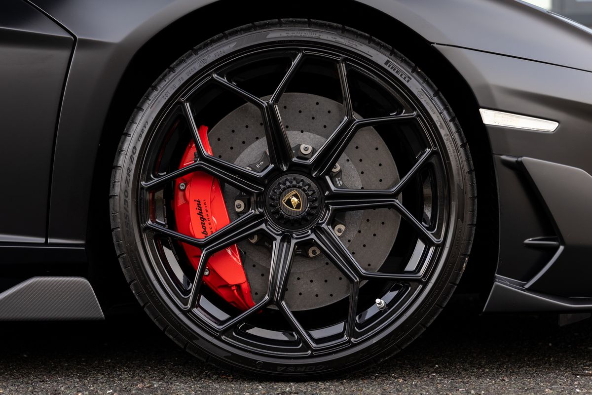 2021 Lamborghini Aventador SVJ Roadster
