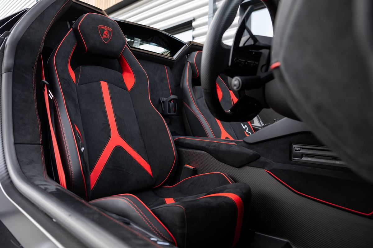 2021 Lamborghini Aventador SVJ Roadster