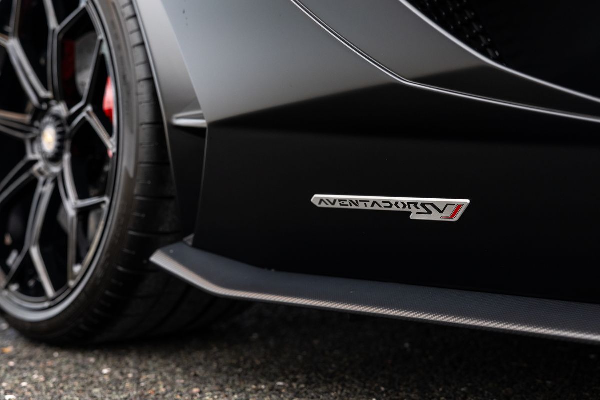 2021 Lamborghini Aventador SVJ Roadster