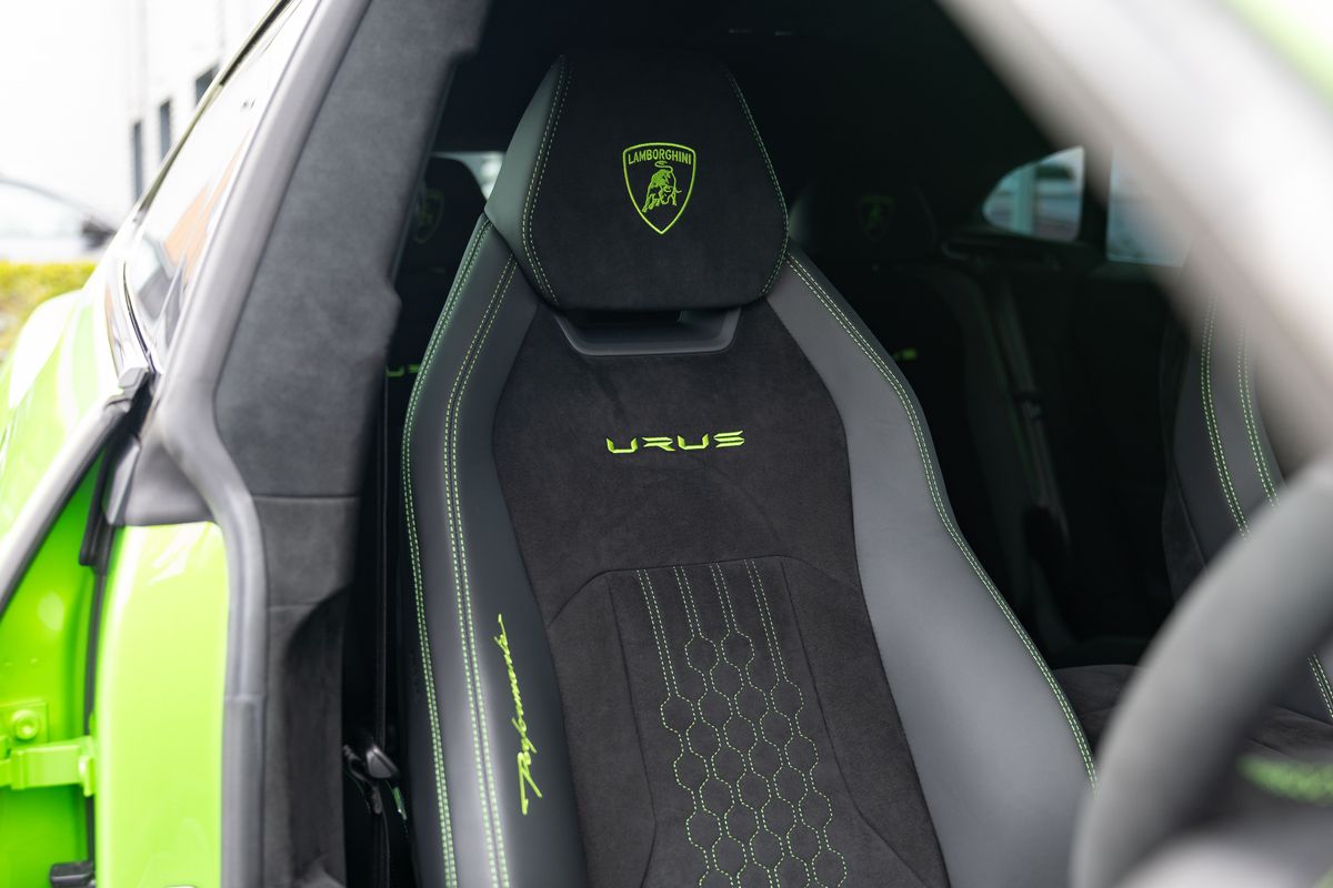 2024 Lamborghini Urus Performante