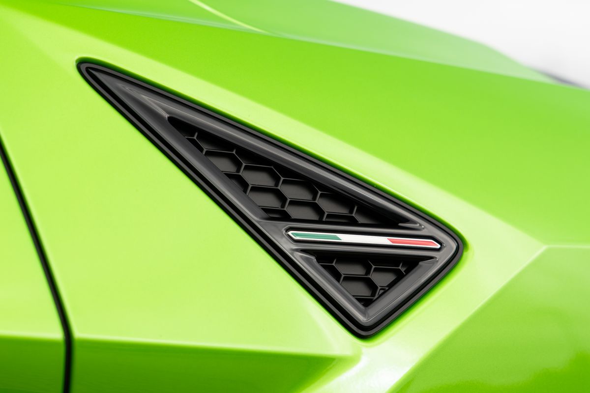 2024 Lamborghini Urus Performante